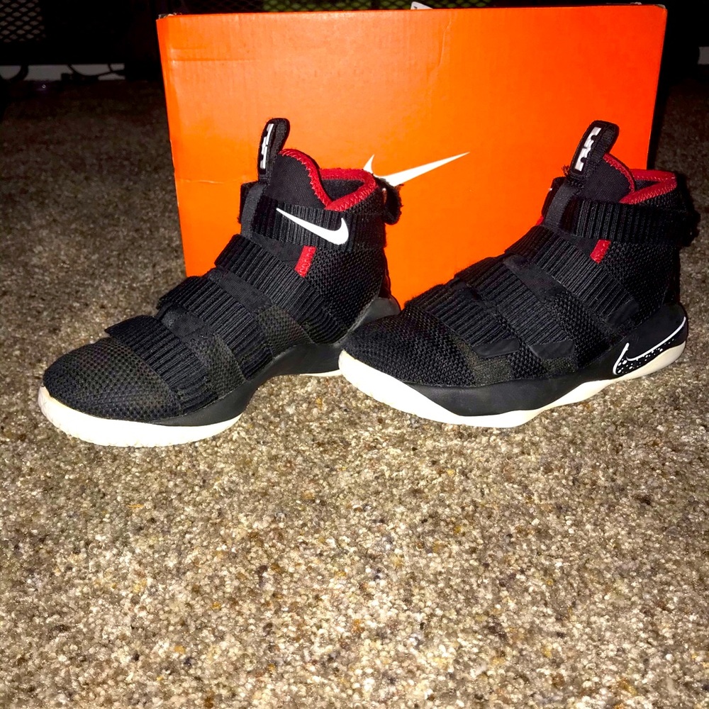 Boys Lebron Soldier XP - size 13c